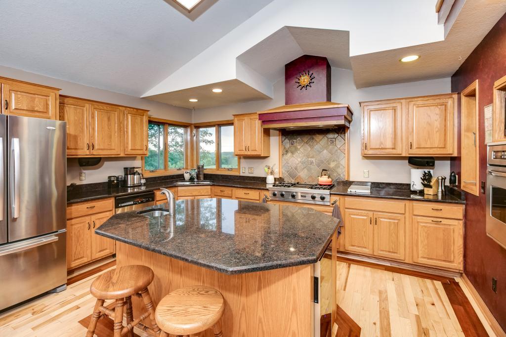 20181 Lake Ridge Drive Prior Lake, MN 55372 - Photo 15 of 45 Gallery Image 15