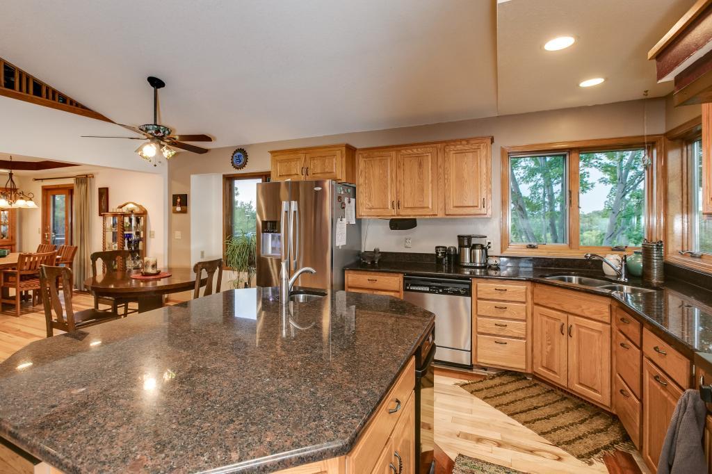20181 Lake Ridge Drive Prior Lake, MN 55372 - Photo 16 of 45 Gallery Image 16