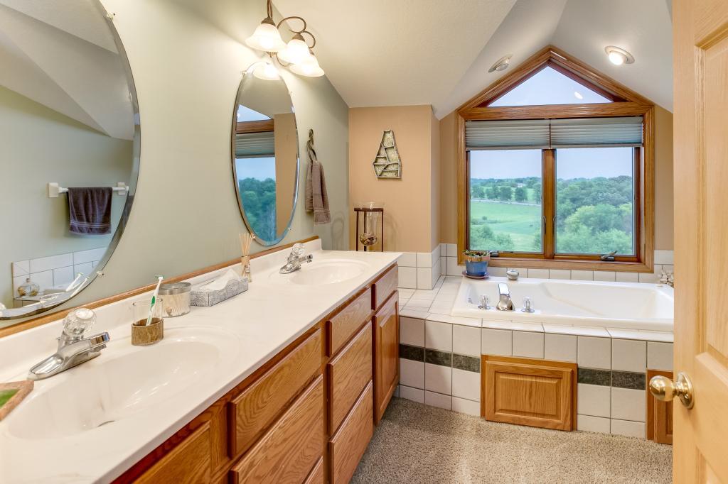 20181 Lake Ridge Drive Prior Lake, MN 55372 - Photo 26 of 45 Gallery Image 26