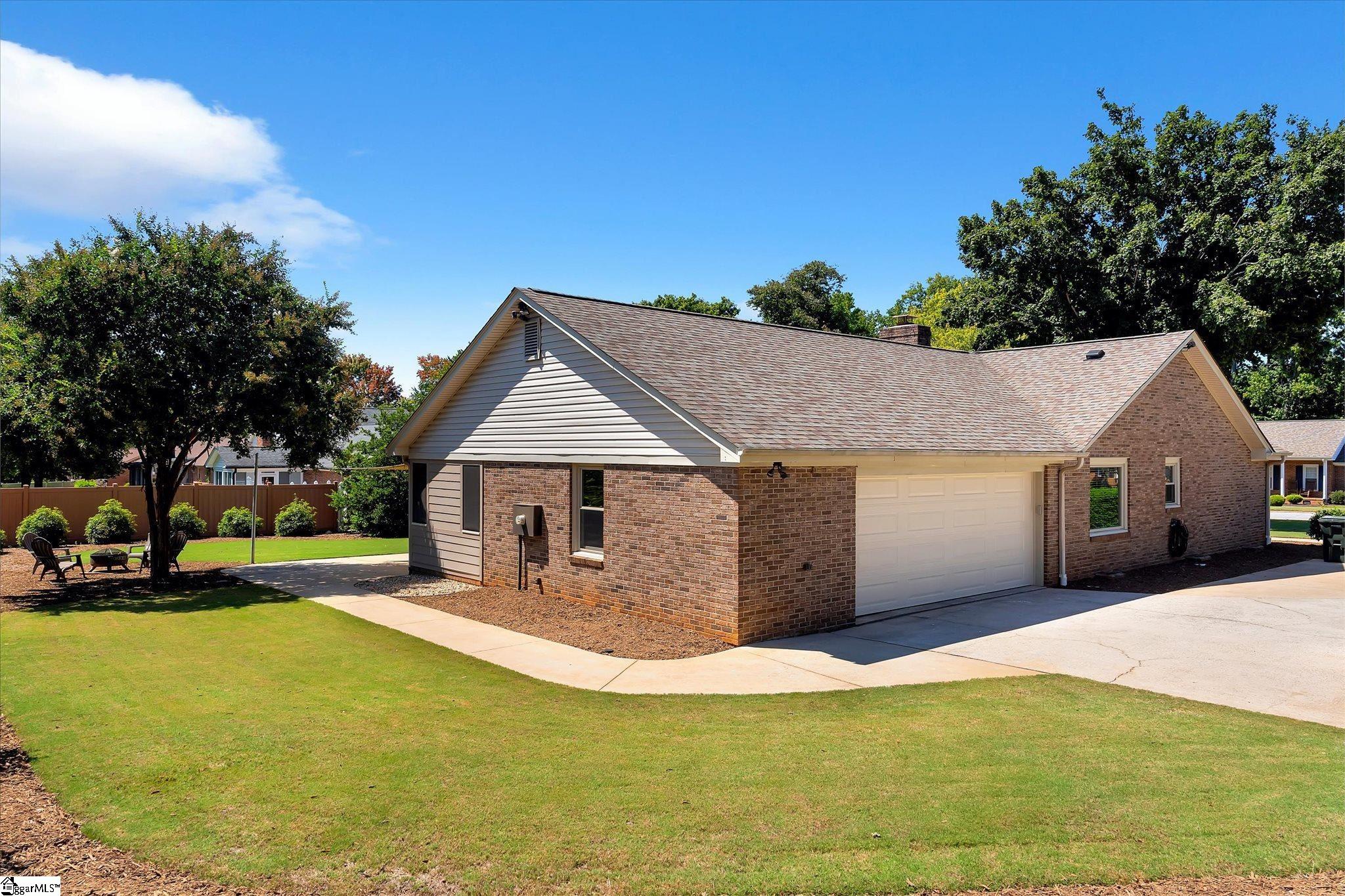 211 Sugar Creek Road Greer, SC 29650 - Photo 34 of 38 Gallery Image 34