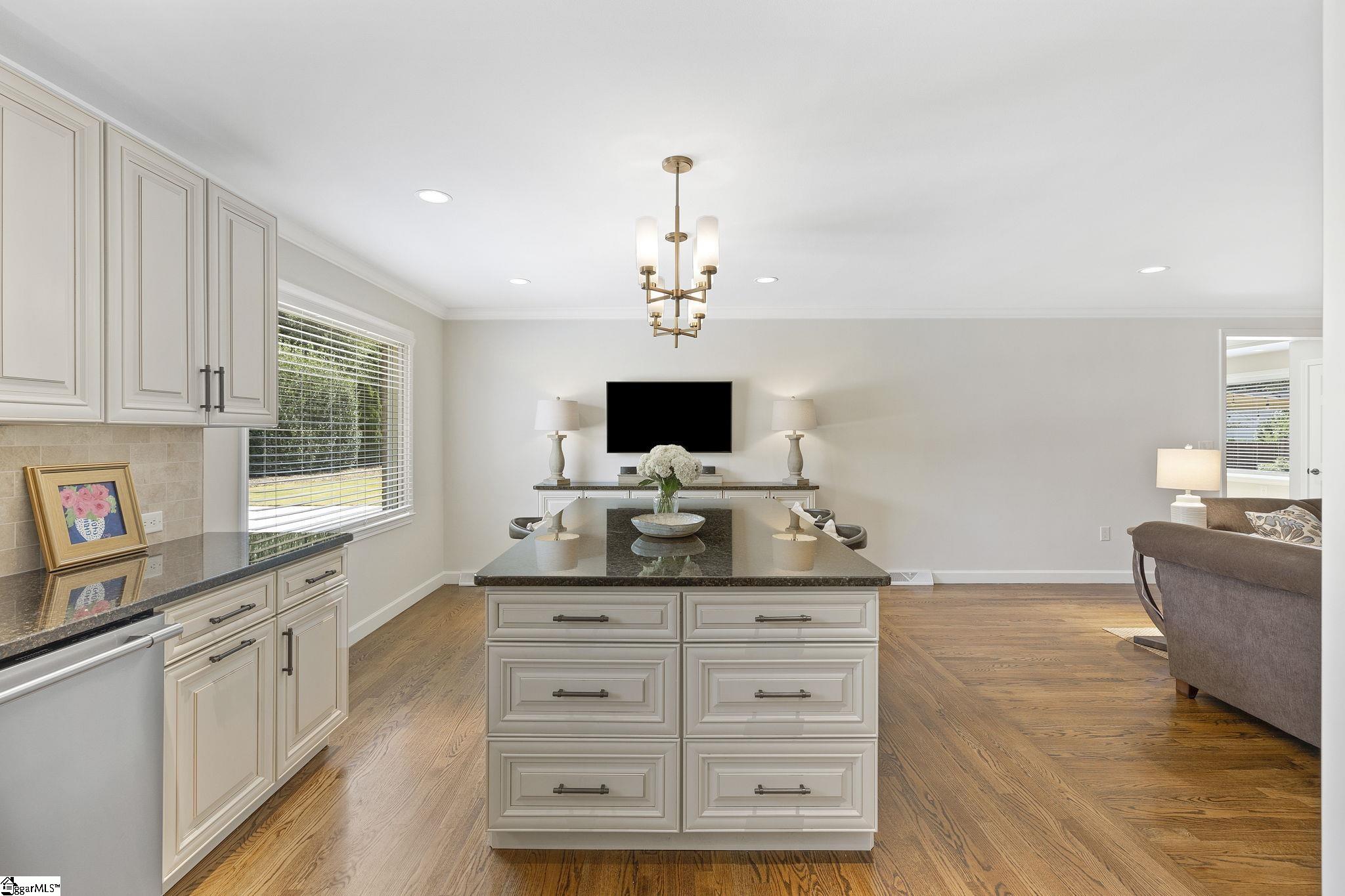 211 Sugar Creek Road Greer, SC 29650 - Photo 6 of 38 Gallery Image 6