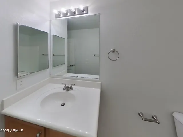 $1,929 | 9526 North 81st Drive, Peoria, AZ 85345