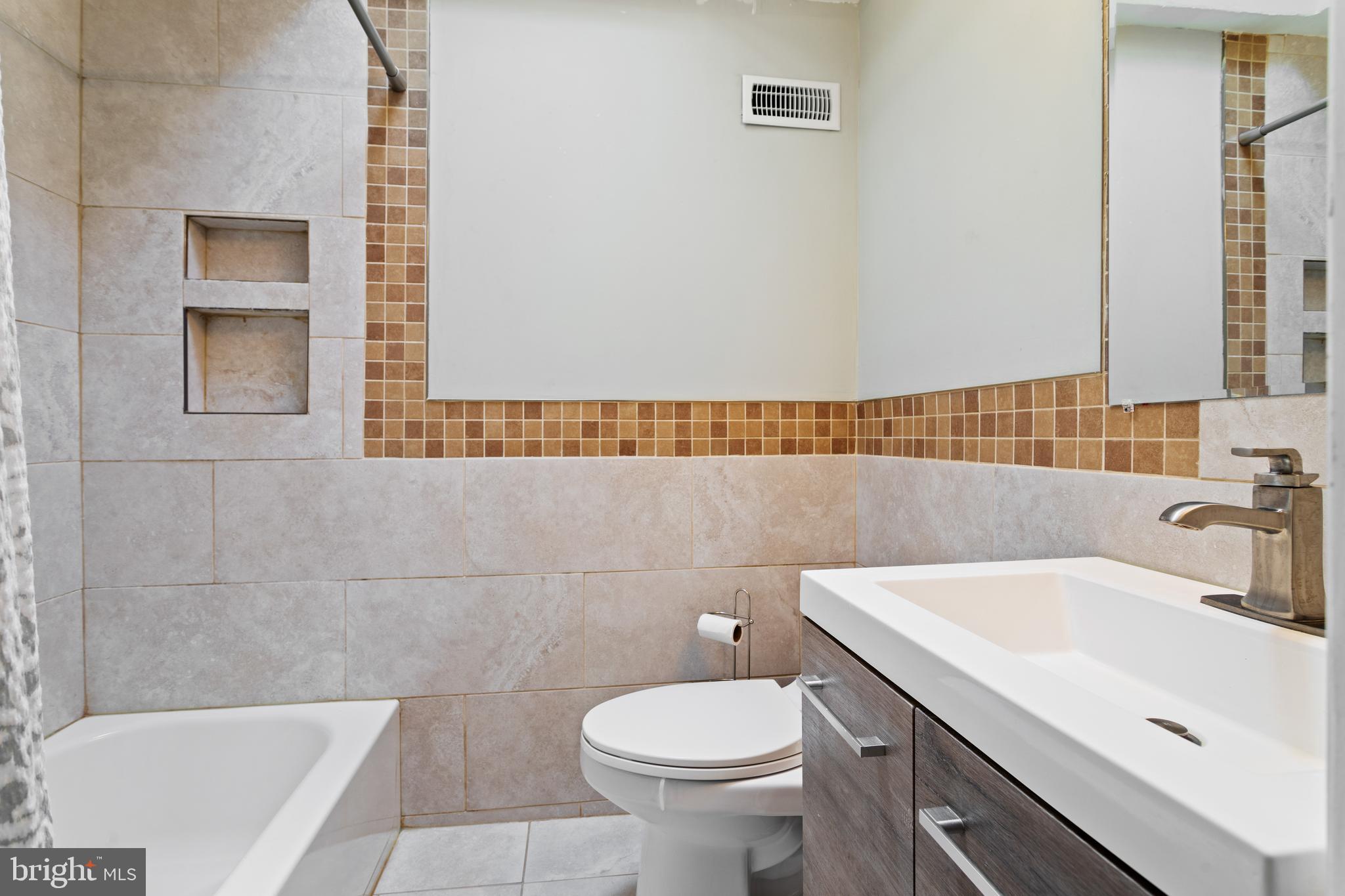 430 Rively Avenue Collingdale, PA 19023 - Photo 18 of 27 Gallery Image 18