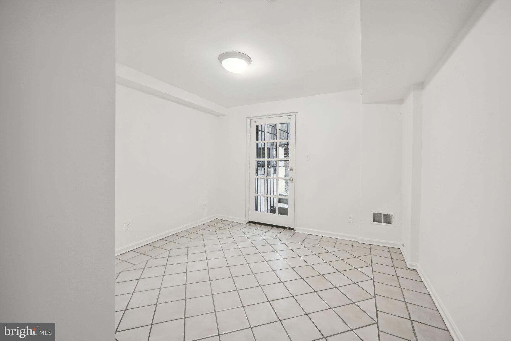 122 4th Street Southeast Washington, DC 20003 - Photo 12 of 14