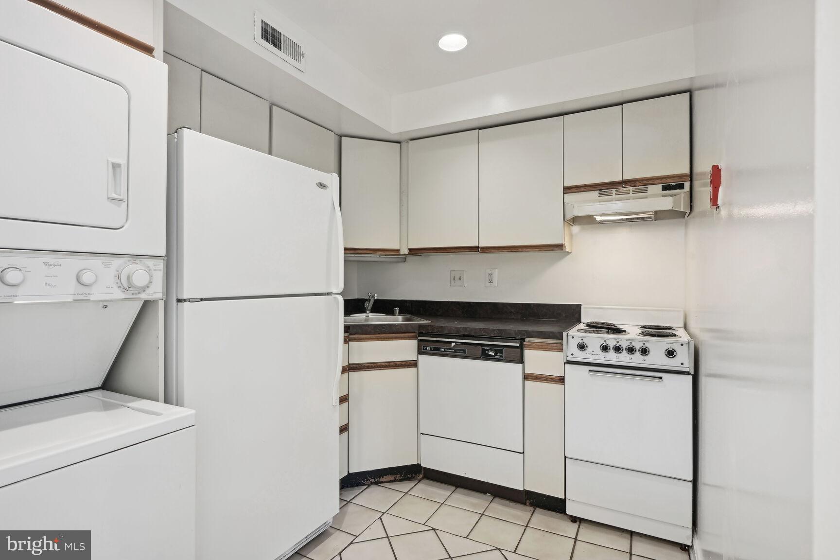 122 4th Street Southeast Washington, DC 20003 - Photo 6 of 14