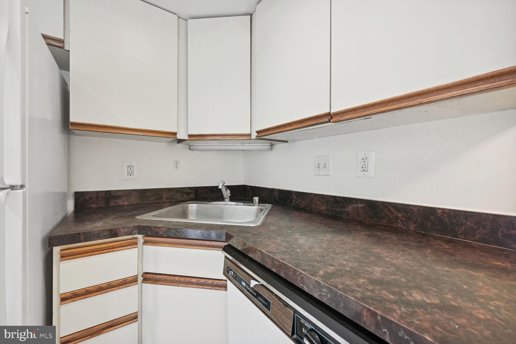 122 4th Street Southeast Washington, DC 20003 - Photo 7 of 14