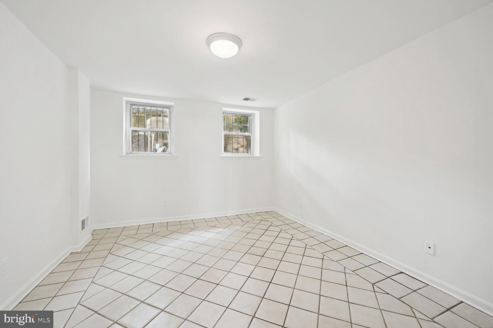 122 4th Street Southeast Washington, DC 20003 - Photo 9 of 14