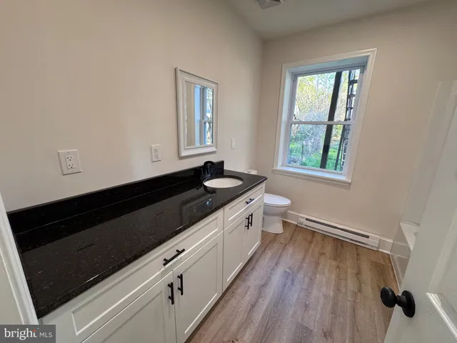 $1,250 | 666 St Joseph Street, Unit 1A, Lancaster, PA 17603