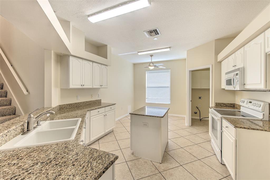 27601 Baybrook Loop Wesley Chapel, FL 33544 - Photo 11 of 34