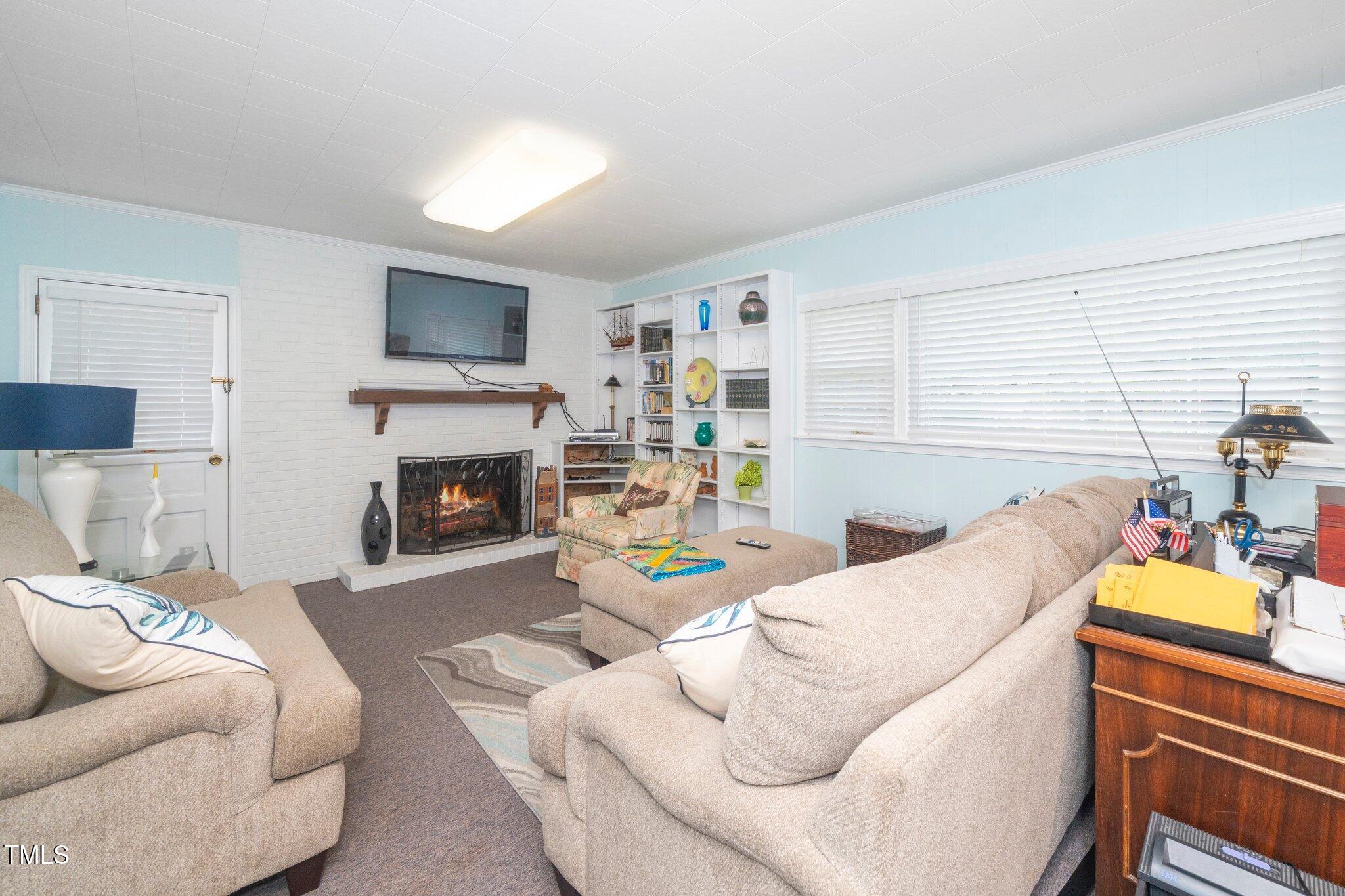 1312 Hampton Valley Road, Unit 10 Cary, NC 27511 - Photo 19 of 35 lower level w:fpl