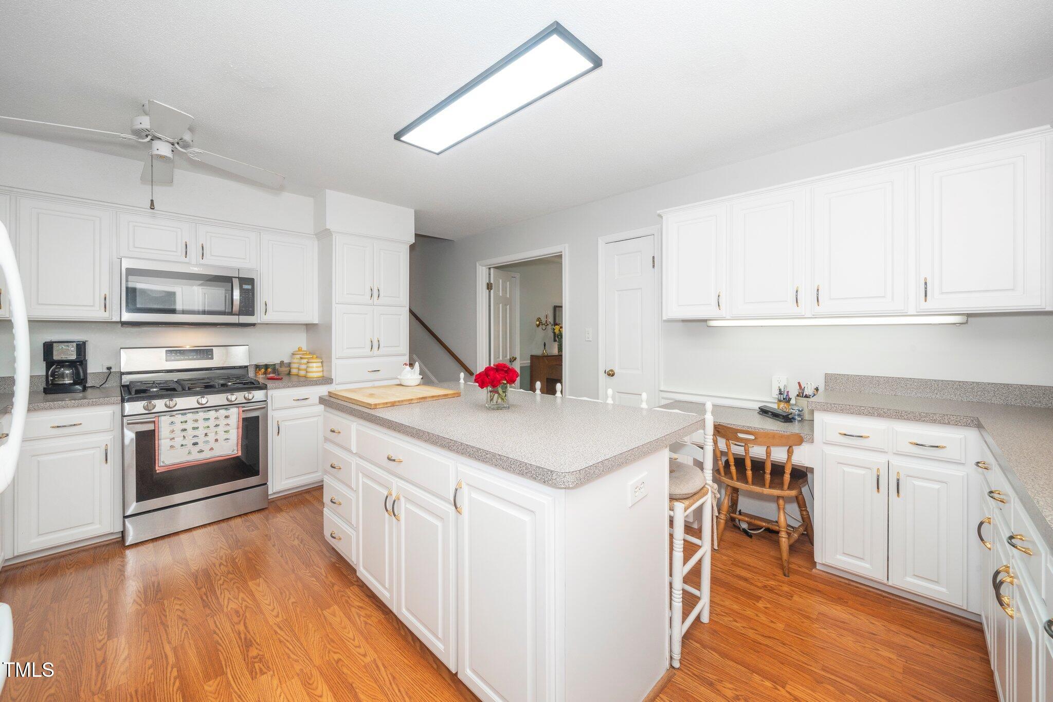 1312 Hampton Valley Road, Unit 10 Cary, NC 27511 - Photo 8 of 35 Kit to foyer