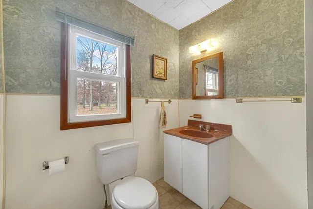 $192,000 | 415 Grenway Road, Kingsford Heights, IN 46346