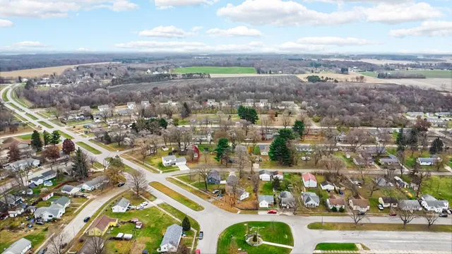 $192,000 | 415 Grenway Road, Kingsford Heights, IN 46346