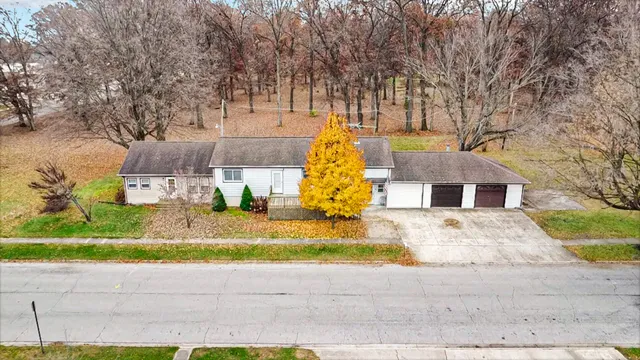 $192,000 | 415 Grenway Road, Kingsford Heights, IN 46346