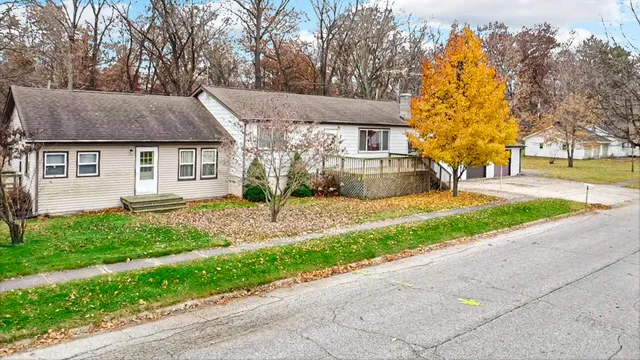 $192,000 | 415 Grenway Road, Kingsford Heights, IN 46346