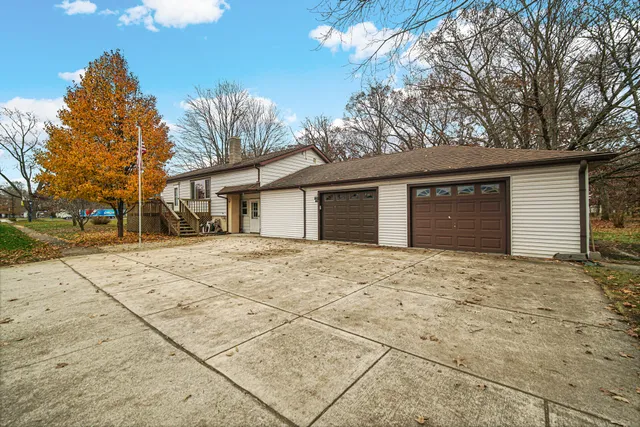 $192,000 | 415 Grenway Road, Kingsford Heights, IN 46346