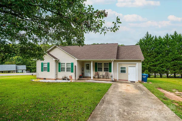 $289,900 | 1324 39th Street Southwest, Hickory, NC 28602