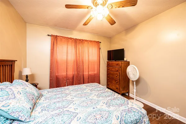 $289,900 | 1324 39th Street Southwest, Hickory, NC 28602