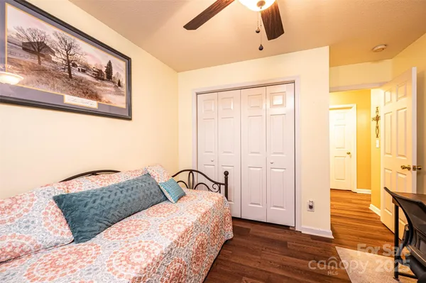 $289,900 | 1324 39th Street Southwest, Hickory, NC 28602