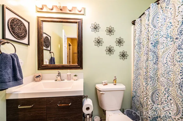 $289,900 | 1324 39th Street Southwest, Hickory, NC 28602