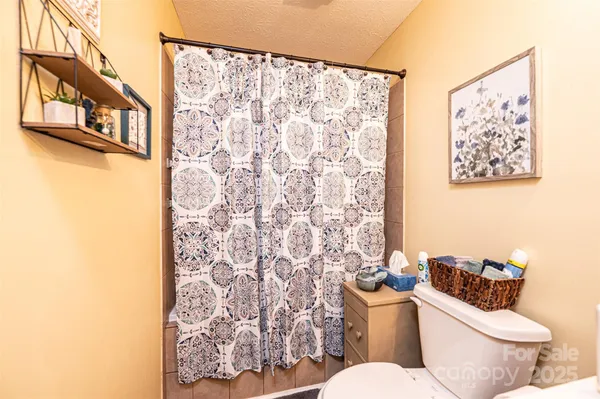 $289,900 | 1324 39th Street Southwest, Hickory, NC 28602