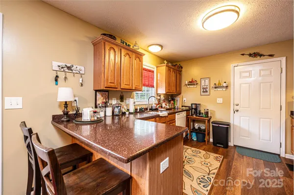 $289,900 | 1324 39th Street Southwest, Hickory, NC 28602