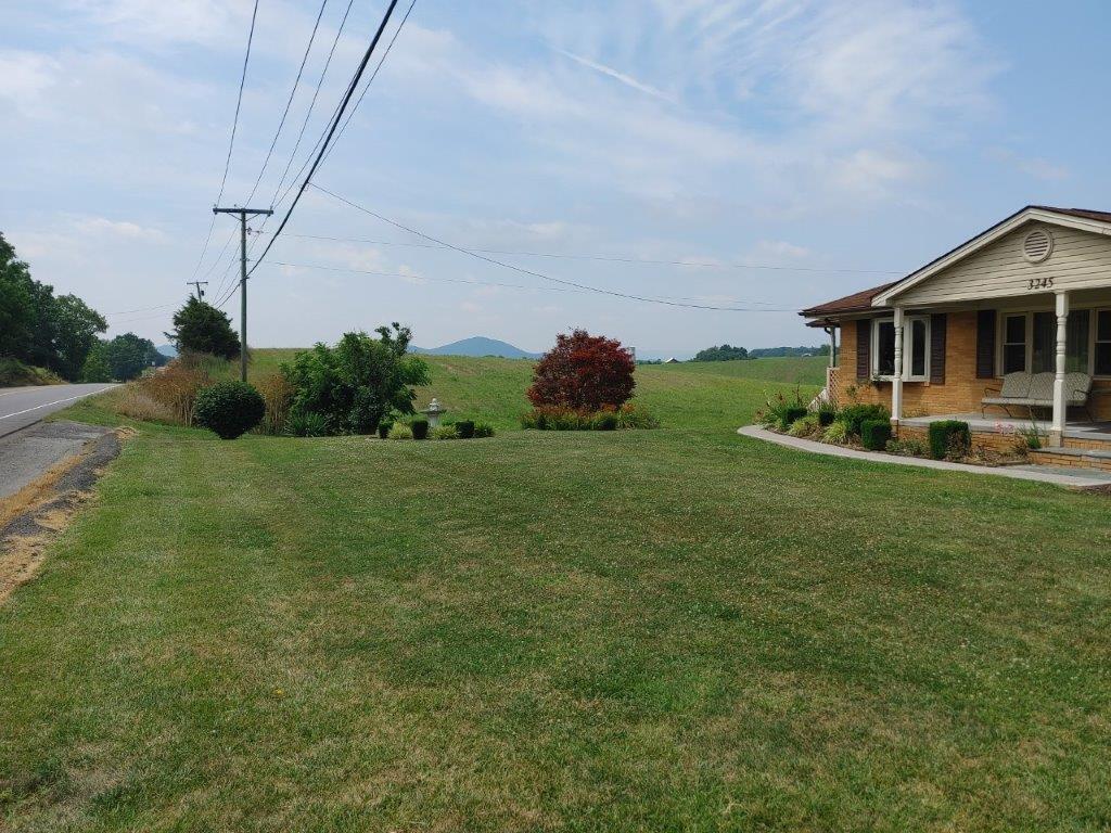 3245 Riner Road Christiansburg, VA 24073 - Photo 30 of 31 a front view of a house with garden