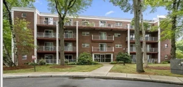 $1,800 | 60 Greentree Lane, Unit 19, Weymouth, MA 02190
