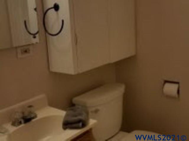 1090 Southwest 14th Avenue Albany, OR 97321 - Photo 8 of 10