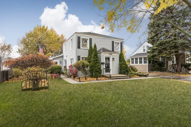 $669,000 | 8120 Washington Street, Niles, IL 60714