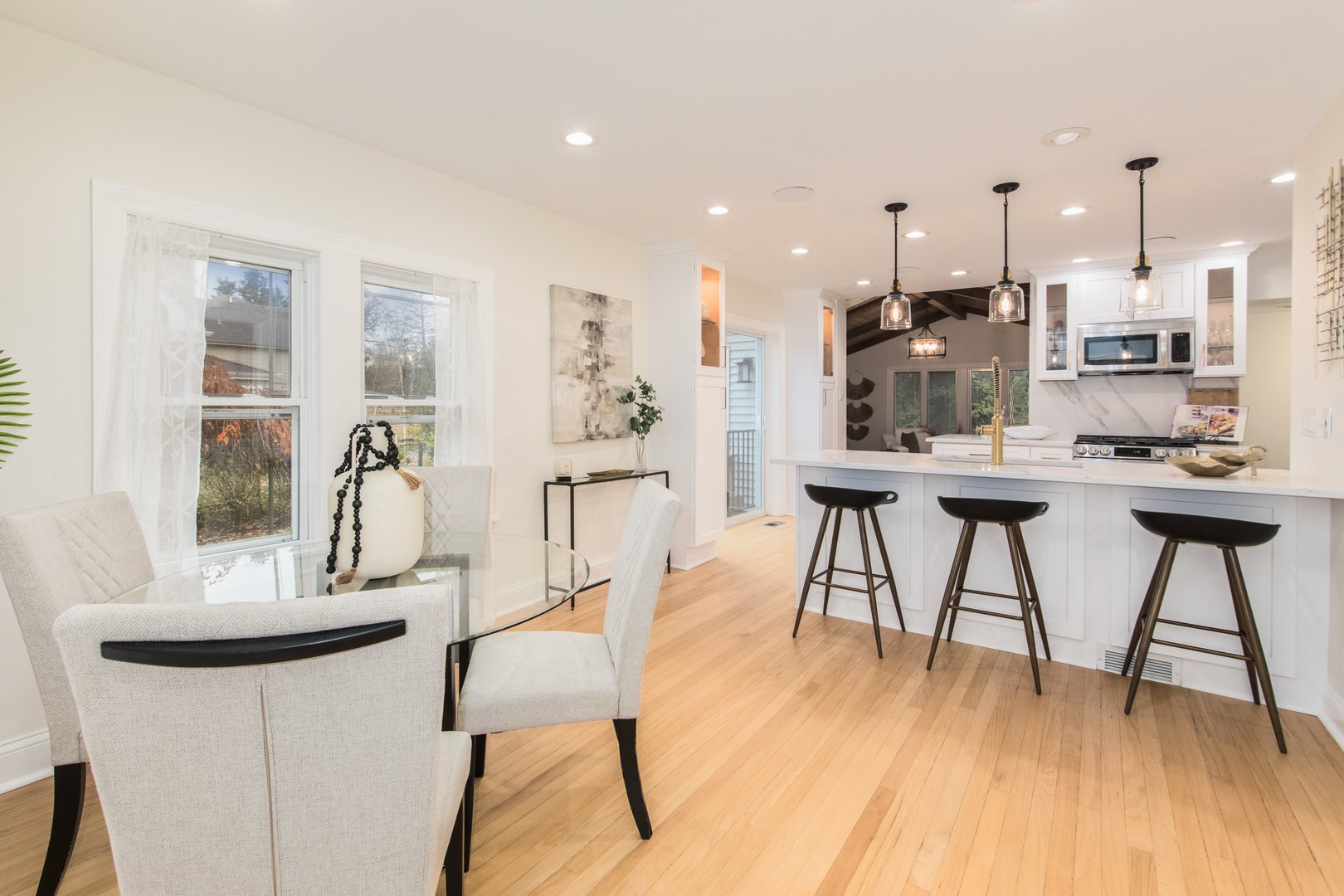 8120 Washington Street Niles, IL 60714 - Photo 3 of 28