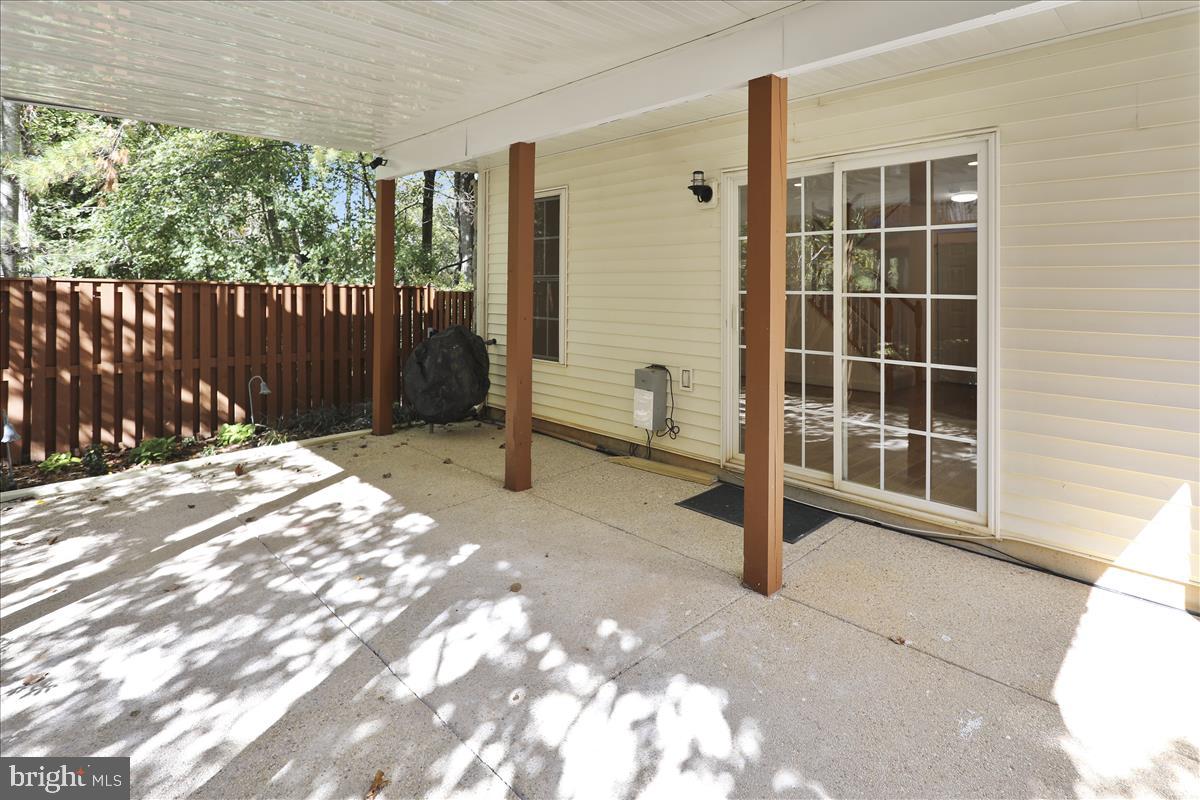 6410 Springview Place Rockville, MD 20852 - Photo 3 of 58