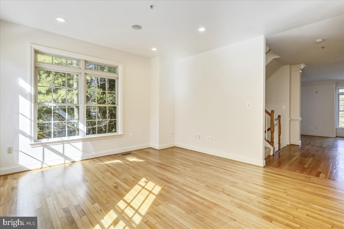6410 Springview Place Rockville, MD 20852 - Photo 21 of 58