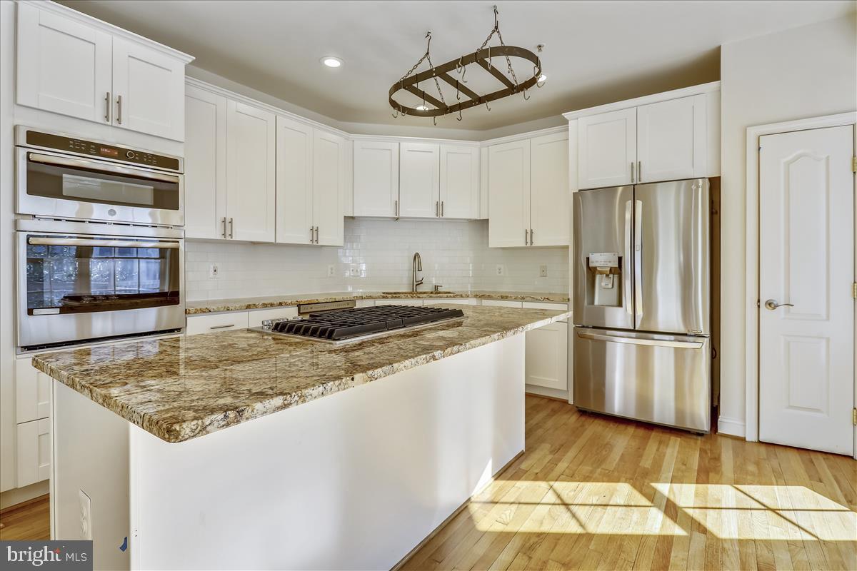 6410 Springview Place Rockville, MD 20852 - Photo 4 of 58