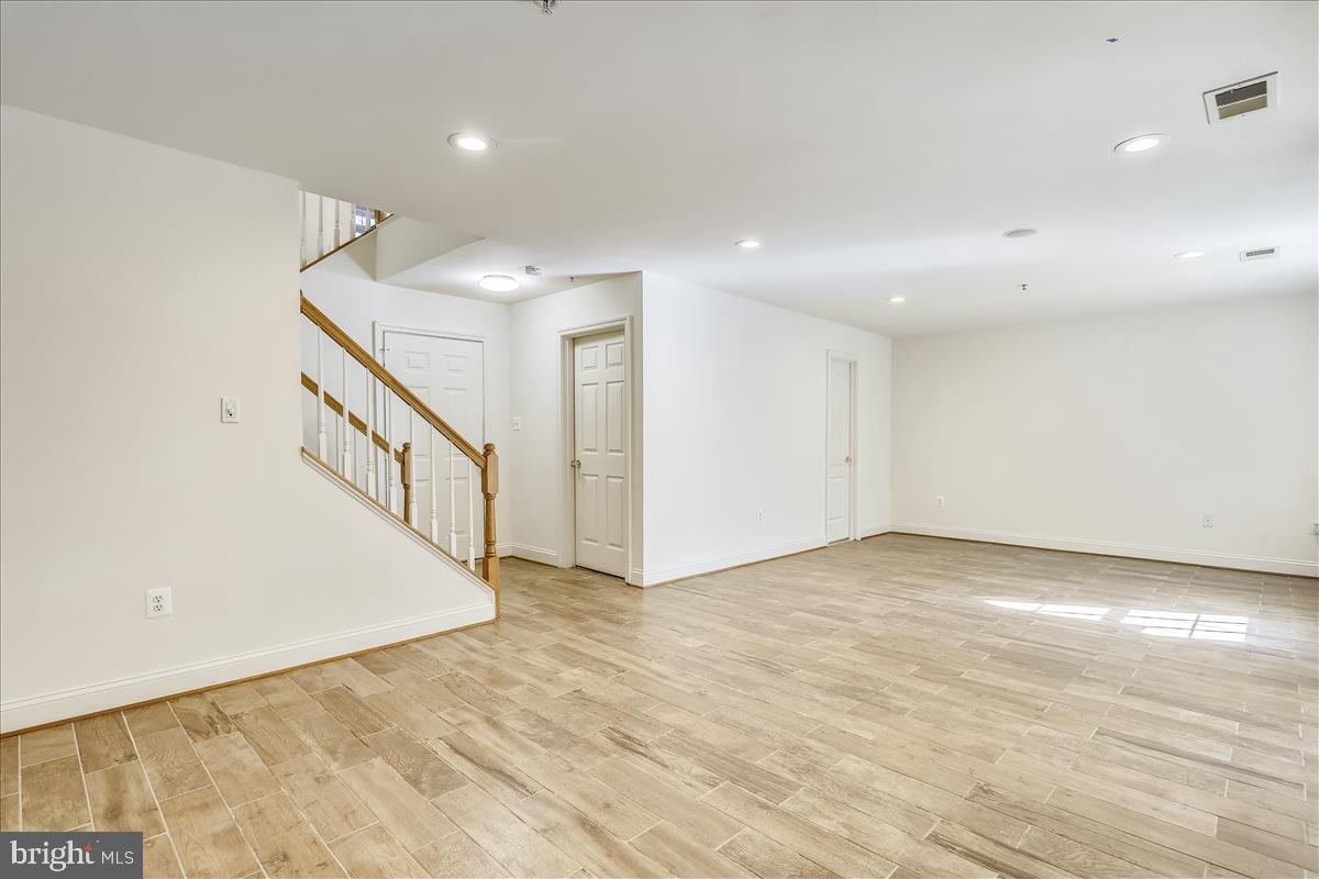 6410 Springview Place Rockville, MD 20852 - Photo 31 of 58