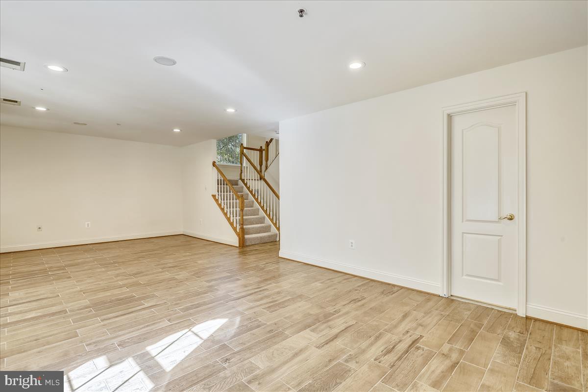 6410 Springview Place Rockville, MD 20852 - Photo 32 of 58