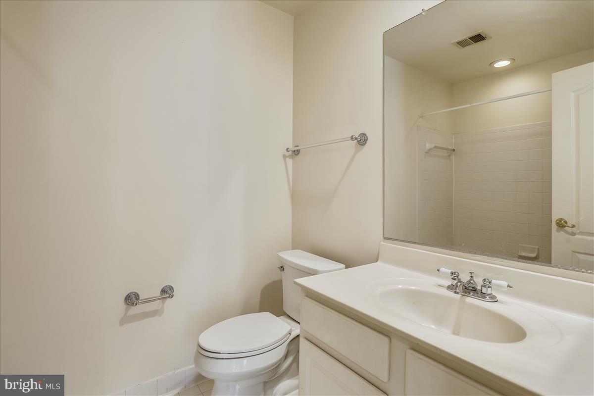 6410 Springview Place Rockville, MD 20852 - Photo 34 of 58
