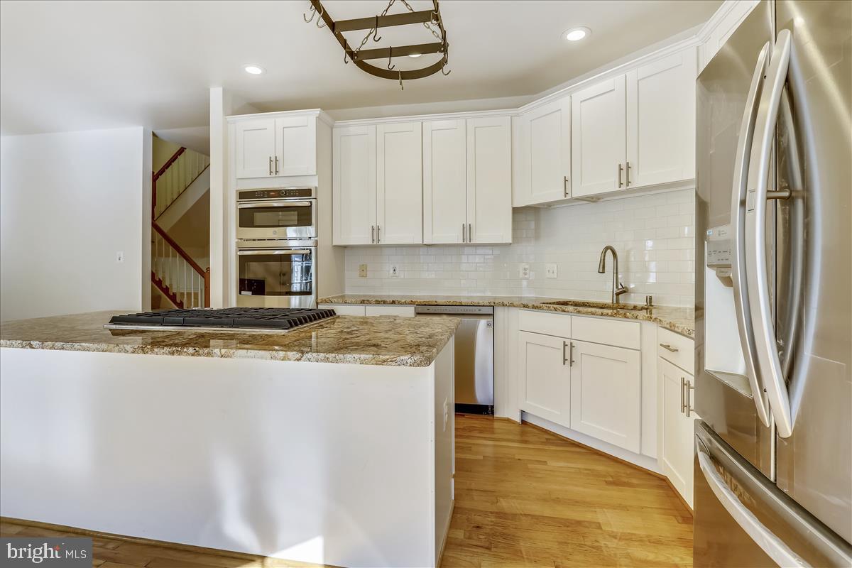 6410 Springview Place Rockville, MD 20852 - Photo 5 of 58