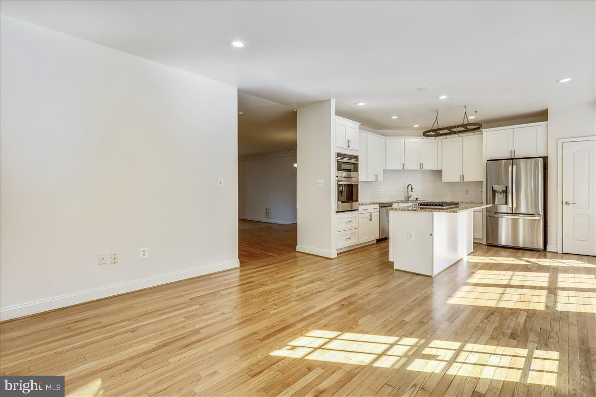 6410 Springview Place Rockville, MD 20852 - Photo 10 of 58