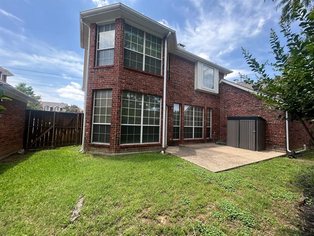 588 Southridge Way Irving, TX 75063 - Photo 24 of 26 a view of a house with yard and porch