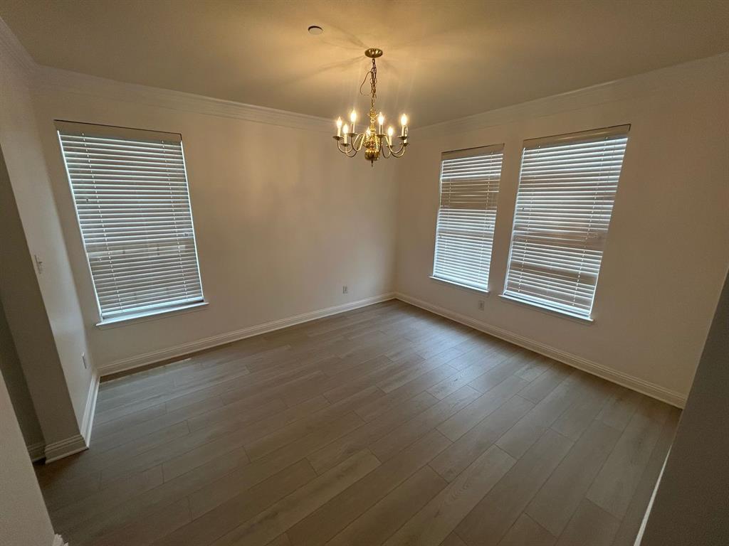 588 Southridge Way Irving, TX 75063 - Photo 4 of 26 a view of an empty room with a window
