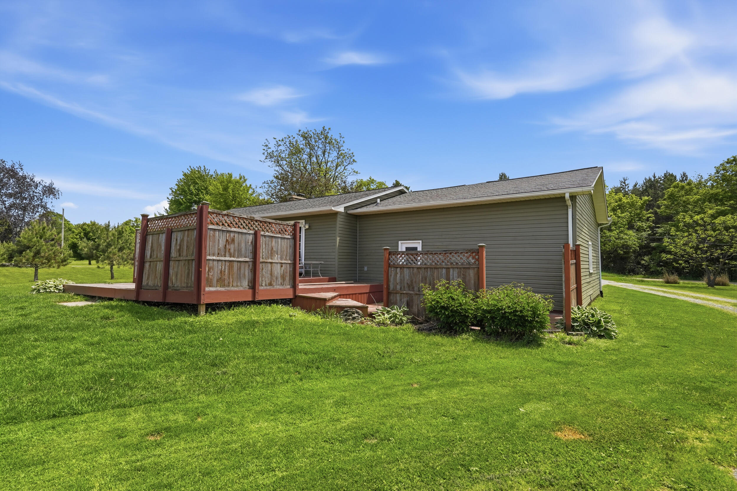 5430 Cook Road Swartz Creek, MI 48473 - Photo 33 of 39 Cook Rd Rear Deck