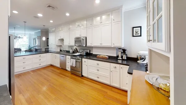 $6,500 | 5 Strathmore Road, Unit 3, Brookline, MA 02445