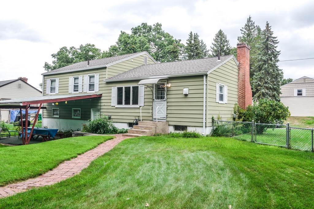 143 Mandalay Road Chicopee, MA 01020 - Photo 26 of 29 Gallery Image 26