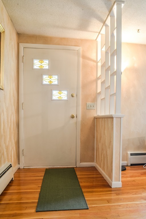 143 Mandalay Road Chicopee, MA 01020 - Photo 3 of 29 Gallery Image 3
