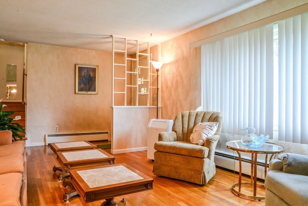 143 Mandalay Road Chicopee, MA 01020 - Photo 4 of 29 Gallery Image 4