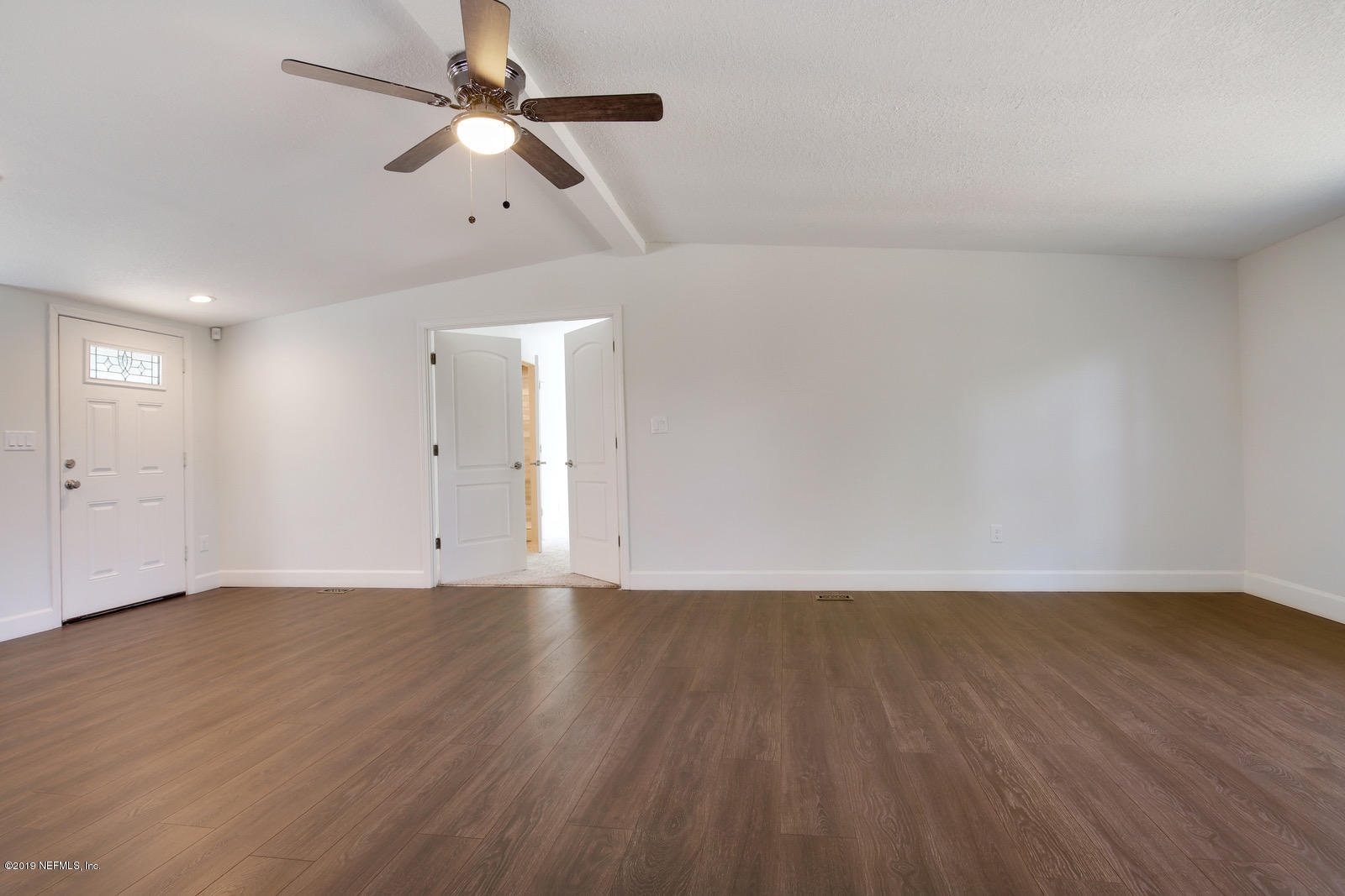 15605 Flounder Road Jacksonville, FL 32226 - Photo 3 of 27 008_1600x1067_mls_1600x1067