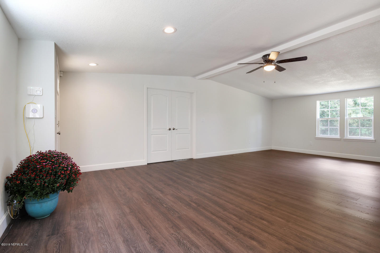 15605 Flounder Road Jacksonville, FL 32226 - Photo 5 of 27 004_1600x1067_mls_1600x1067