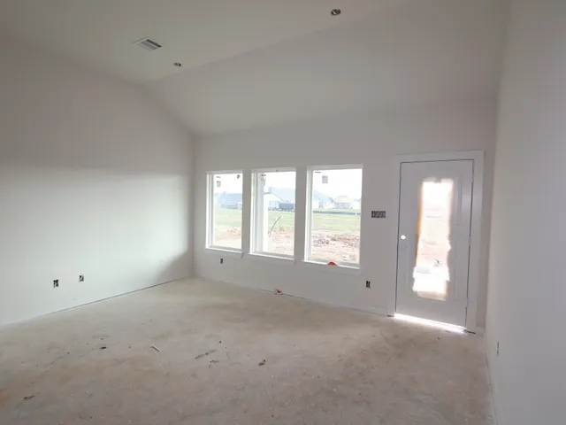 $425,990 | 31011 Newcomb Lndg Lane, Waller, TX 77484