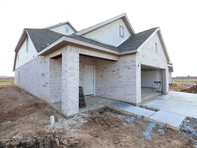 $425,990 | 31011 Newcomb Lndg Lane, Waller, TX 77484